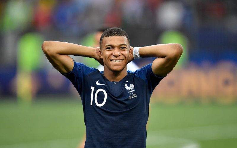 Tìm hiểu cầu thủ Kylian Mbappe thi đấu cho Pari Saint-Germain